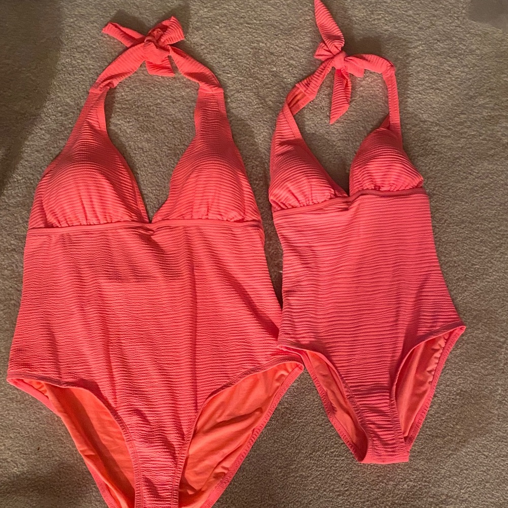 Sol borne NWT one piece size small lightly padded cups